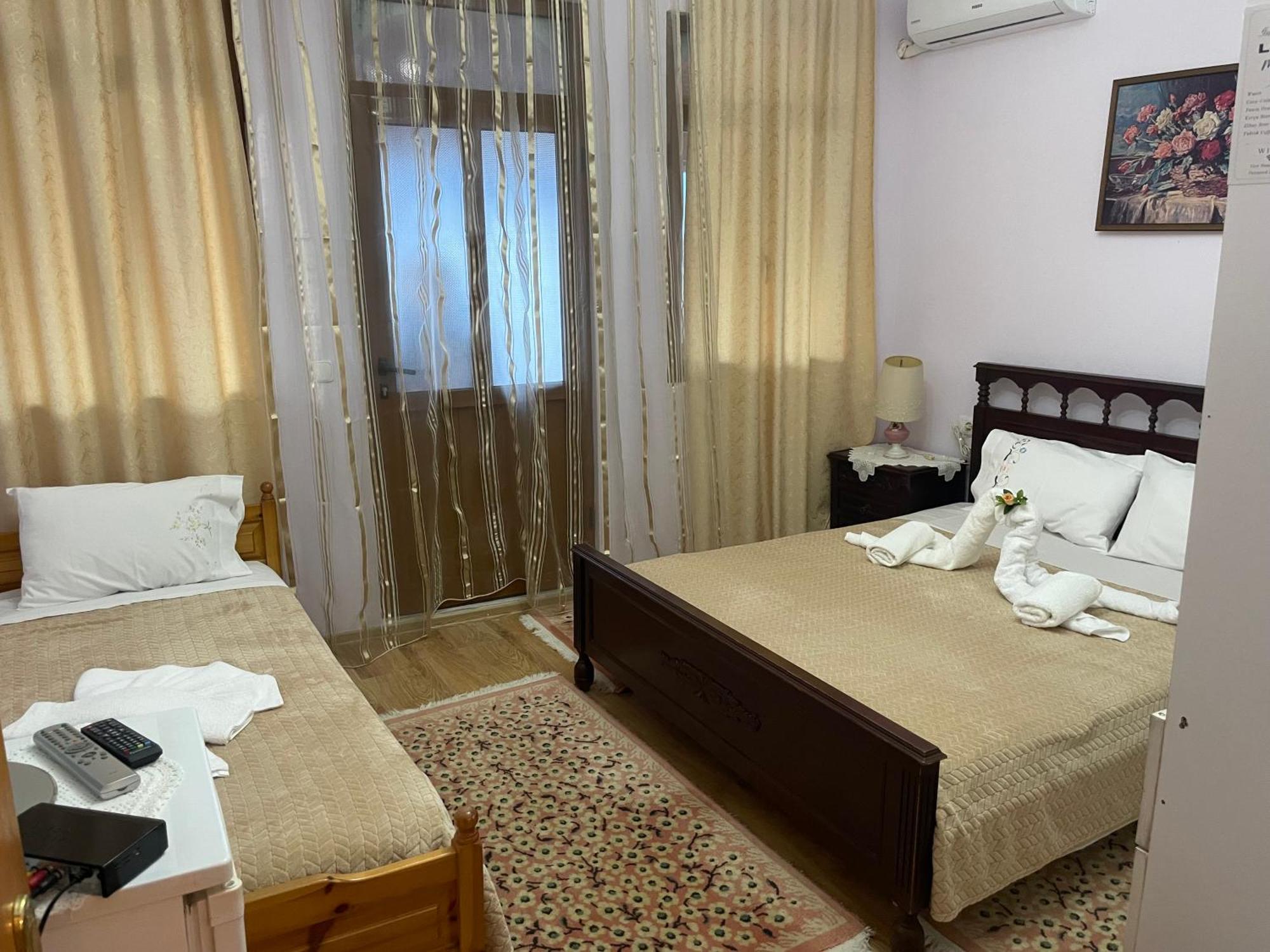 Luigi Guest House Гирокастра Экстерьер фото