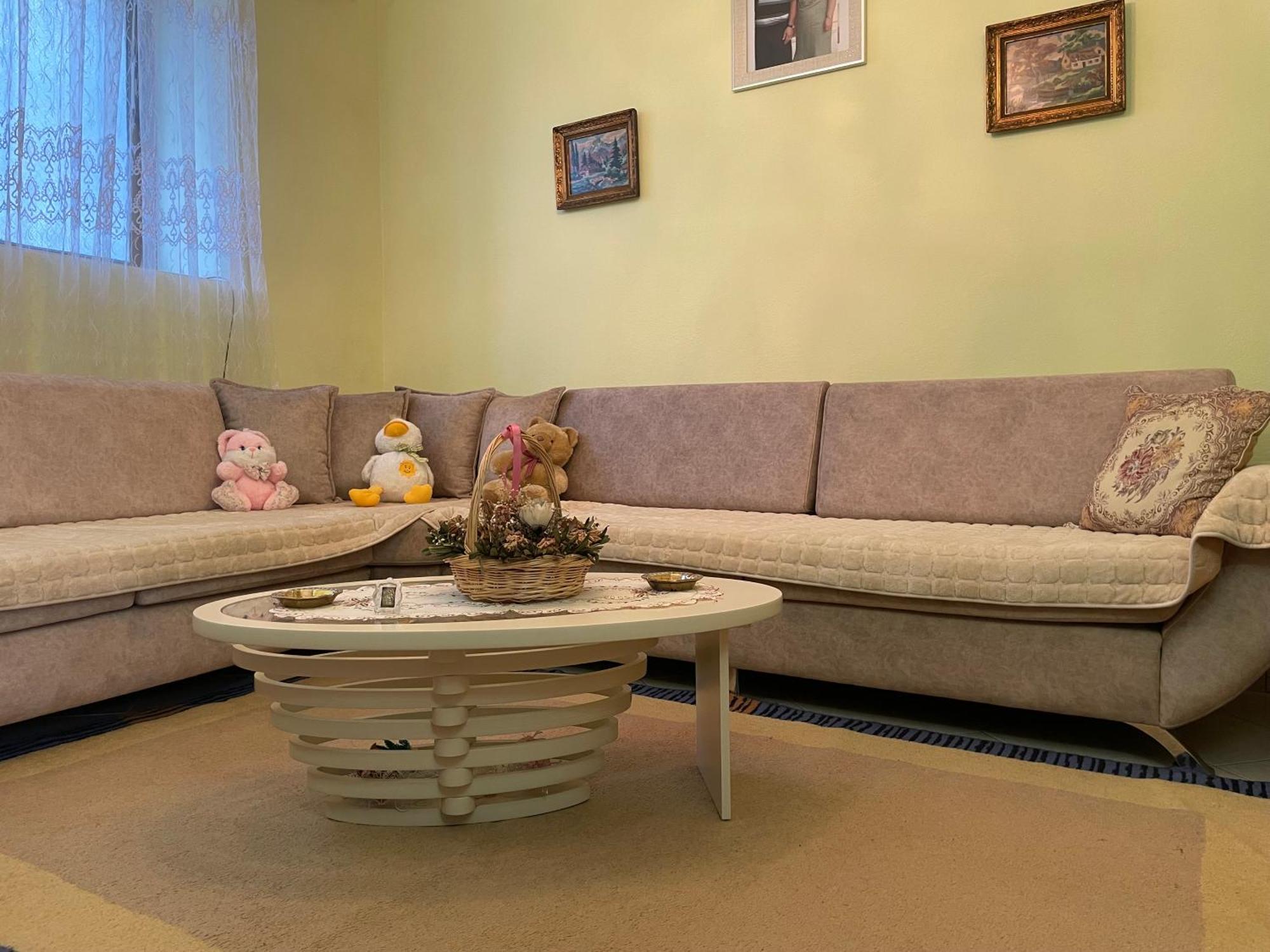 Luigi Guest House Гирокастра Экстерьер фото