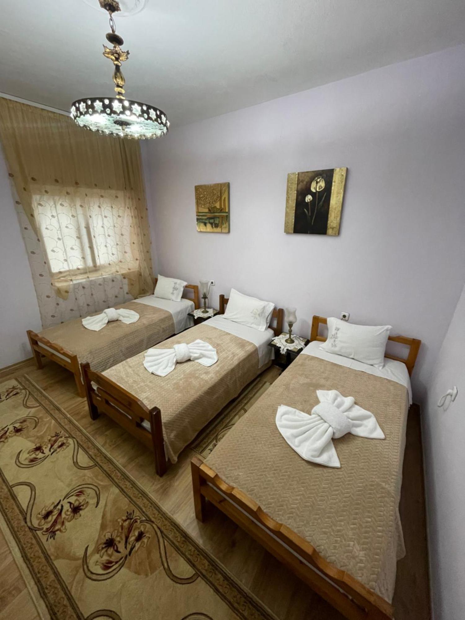 Luigi Guest House Гирокастра Экстерьер фото