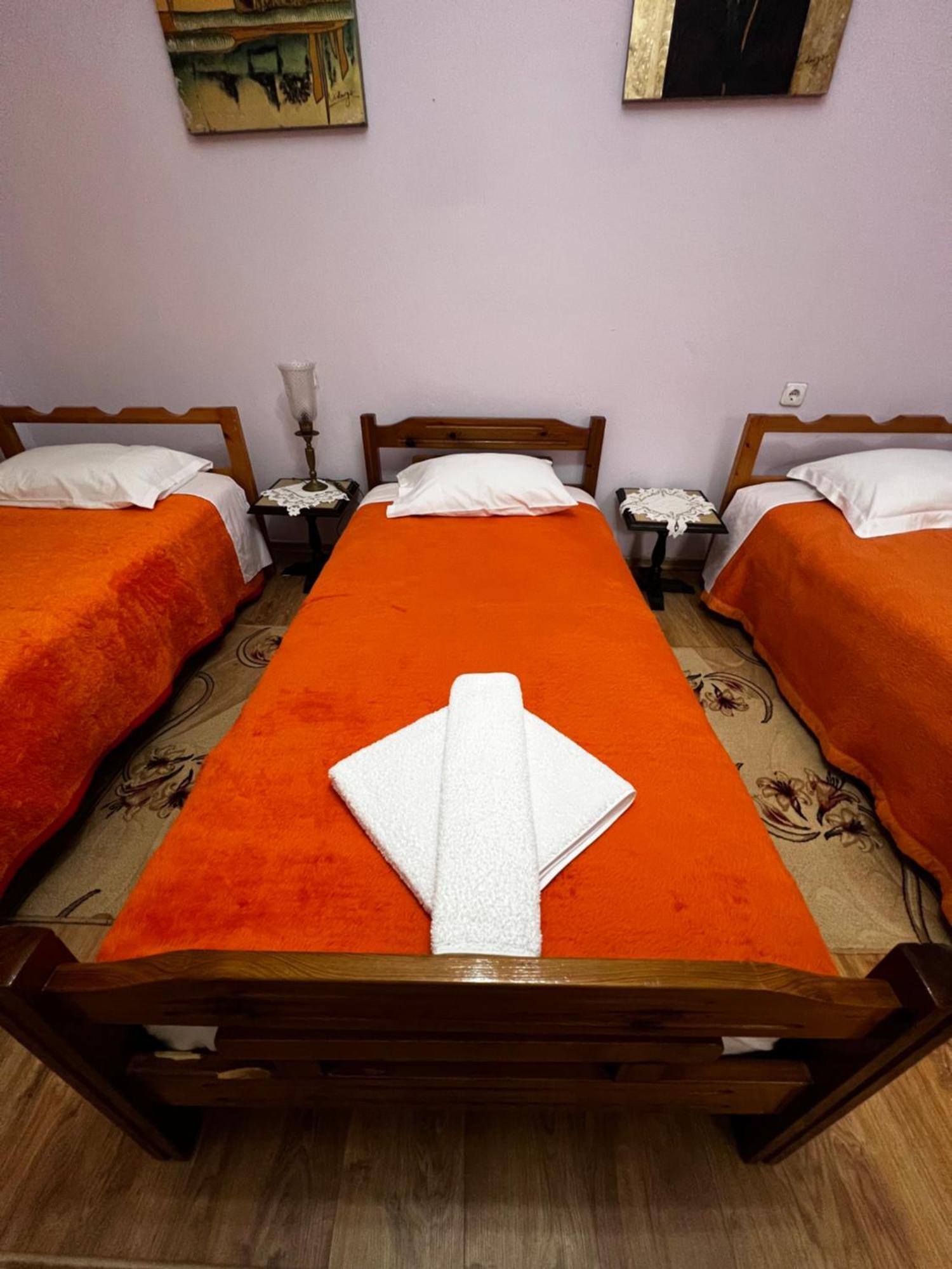 Luigi Guest House Гирокастра Экстерьер фото