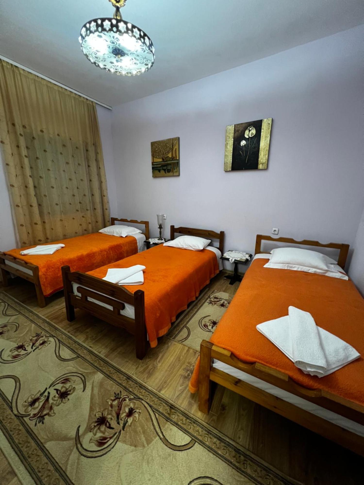 Luigi Guest House Гирокастра Экстерьер фото